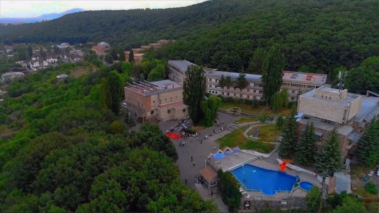 Готель Дом Писателей Цахкадзора Екстер'єр фото